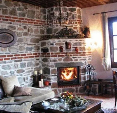 Bίλα καστανόδασος 2*